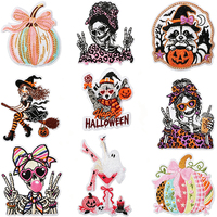 En gros, mélange de patchs brodés thermocollants mignons d'Halloween (fantôme, crâne, citrouille, chapeau de sorcière) pour chapeaux, vêtements et projets DIY de fêtes