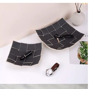 Plateau <span class=keywords><strong>de</strong></span> <span class=keywords><strong>valet</strong></span> en cuir PU petites clés montres plateau <span class=keywords><strong>de</strong></span> courtoisie décoratif pour table <span class=keywords><strong>de</strong></span> <span class=keywords><strong>nuit</strong></span> commode chevet entrée Table bureau - Product Image 5