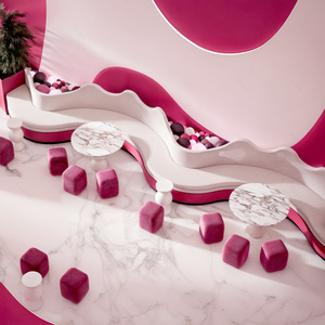 Vetrina Espositiva per Dessert in Vetro Personalizzata con Bancone, Set di Design per Negozio di Bubble Tea, Soluzione Completa per Interni di Pasticcerie - Product Image 4