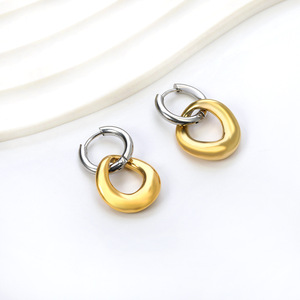 Pendientes de aro dobles de dos tonos con diseño geométrico ovalado minimalista de acero inoxidable para mujer - Product Image 2