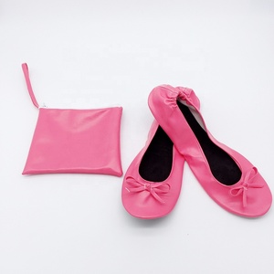 <span class=keywords><strong>2023</strong></span> <span class=keywords><strong>ballerines</strong></span> jetables roses pour femmes chaussures de ballerine pliables conception imprimée sans lacet pour les mariages d'été faveurs après la fête - Product Image 3