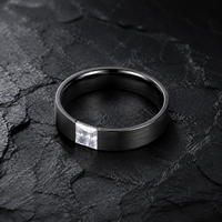 JLM Cincin Kawin Pria Baja Titanium Hitam, Cincin Pertunangan Pria dengan Permukaan Halus Bertatahkan Zirkonia Kubik Potongan Persegi