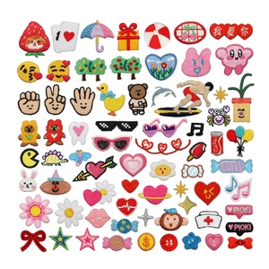 Patchs personnalisés sans minimum de commande, lettres brodées sur ordinateur, style dessin animé, en polyester thermocollant, pour logo et nom - Product Image 1