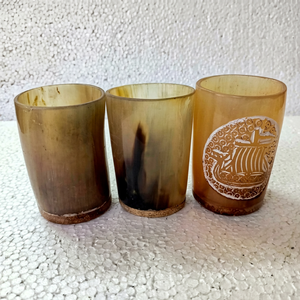 Vaso de Cerveza Grabado a Mano con Temática Vikinga, Regalo Empresarial Sostenible para Reventa - Product Image 1