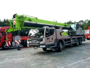 Camión grúa telescópica móvil hidráulica usada Zoomlion 25/35/50 toneladas PLC controlado de alta eficiencia - Product Image 5