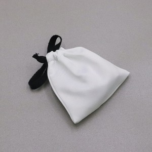 Bolsas de Regalo de Lujo con Logotipo Personalizado, Bolsa de Terciopelo Blanca para Cosméticos - Product Image 2