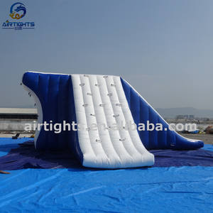 Tour flottante Jeu D'<span class=keywords><strong>action</strong></span> Géant D'escalade Coulissante Tour D'eau Gonflable pour Parc Aquatique - Product Image 2