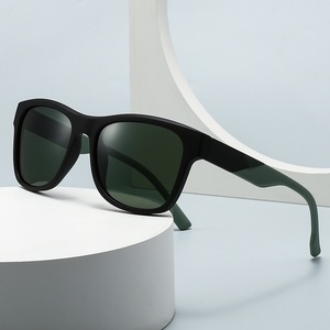 Occhiali da sole polarizzati classici quadrati da uomo 2026 con protezione UV400, modello <span class=keywords><strong>2524</strong></span> - Product Image 1