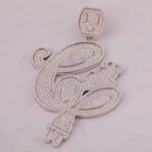 Pendentif en diamant forme personnalisée fabriquée à la main lueur dans la Moissanite Iced Out Style Hip Hop lettres cursives nom Moissanite - Product Image 1