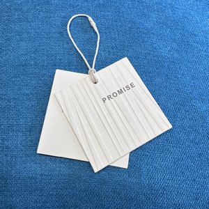 Tags Luxus benutzer definierte Logo Kleidung Tags Karte Kleidung Etikett Spezial papier hängen Tags <span class=keywords><strong>T</strong></span>-<span class=keywords><strong>Shirt</strong></span> Jacke <span class=keywords><strong>Business</strong></span> Recycelbar - Product Image 4