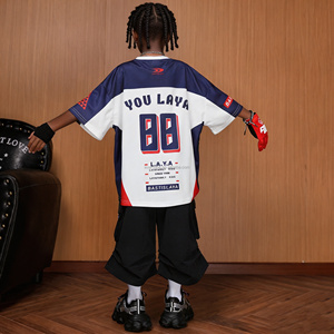 Ensemble de vêtements pour enfants OEM, vêtements <span class=keywords><strong>hip</strong></span>-<span class=keywords><strong>hop</strong></span> pour garçons, t-shirt ample à blocs de couleur, pantalon baggy court, tenues de boutique - Product Image 4