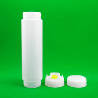 Bouteilles de sauce PE-BD personnalisé 16oz-20oz FIFO bouchon à vis rechargeable piment de soja presser les bouteilles de sauce en plastique chaud logo