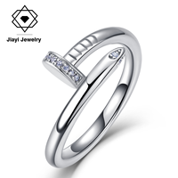 Bague de fiançailles en moissanite style clou en argent sterling S925 plaqué or 14K/platine 0,1 CTW pour femme, design enveloppant pavé
