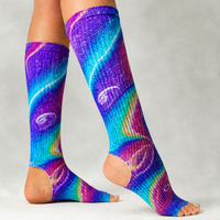 Chaussettes de yoga et de Pilates antidérapantes à bout ouvert, talon ouvert, côtelées, hauteur genou, avec motif par sublimation, personnalisables en gros