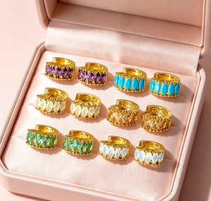 Pendientes Huggie Personalizables con Múltiples Gemas Marquise, Chapados en Oro, con Piedras en Forma de Lágrima Multicolor, Pequeños Aros, Joyería al por Mayor - Product Image 4