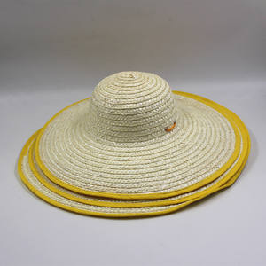 Sombrero de Paja Unisex Blanco Blanqueado con Borde Ancho Amarillo, Sombrero de Verano para Playa y Protección Solar - Product Image 1
