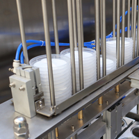 Machine de remplissage et de scellage de gobelets linéaires haute précision à 6 voies pour jus et yaourts avec scellage en feuille d'aluminium, précision : ±1%