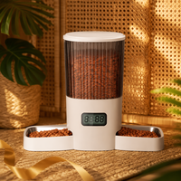 Nouveau Distributeur Intelligent pour Animaux de Compagnie 7L OEM 2026 avec Écran LCD, Contrôle par APP, Vision Nocturne, Couvercle Verrouillable, Dessiccant, Double Alimentation, Matériau ABS