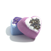 Bombes de bain en forme de cœur avec fleurs séchées, huiles essentielles naturelles, hydratantes et effervescentes – Coffrets cadeaux romantiques bio et sans cruauté animale