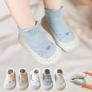 थोक विरोधी पर्ची फर्श मोजे शिशु बच्चा बच्चा कपास जूता मोजे रबर एकमात्र के साथ बच्चों के लिए