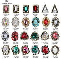 Paso Sico Nouveau style élégant Yiwu Décorations pour ongles en alliage plaqué argent avec diamants et pierres précieuses en verre rectangulaires en forme de goutte d'eau