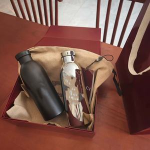 Botella de Agua Deportiva Premium con Recubrimiento Electrolítico, Botella Térmica Aislada al Vacío para Regalo - Product Image 6