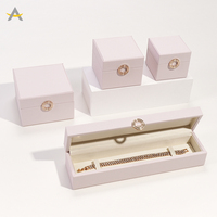 Boyang Luxus Goldschnalle PU-Leder Ohrringe Armband Halskette Ring Schmuck Geschenkverpackung Box