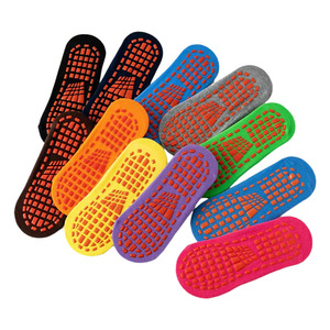 <span class=keywords><strong>Calzini</strong></span> da trampolino per interni con equipaggio antiscivolo personalizzati per centri di educazione precoce parco giochi per <span class=keywords><strong>bambini</strong></span> stagione autunnale-colla di alta qualità - Product Image 1