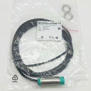 Capteur inductif Pepperl+Fuchs NBN8-18GM50-E2 IP68, boîtier en laiton, sortie PNP, 5-36V, connexion par câble non encastrée - Product Image 4