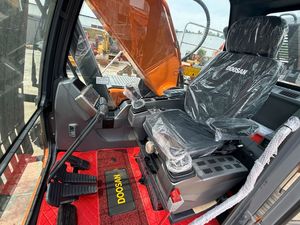 รถขุดตีนตะขาบ Doosan DX225 มือสอง ขนาดกลาง น้ำหนัก 22 ตัน พร้อมระบบไฮดรอลิกทรงพลัง เหมาะสำหรับงานก่อสร้างทางหลวง - Product Image 6