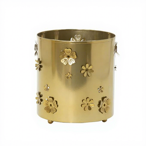 Juego de 2 Macetas Modernas de Metal Dorado con Diseño Floral Cortado a Láser, Florero Cilíndrico para el Hogar - Product Image 2