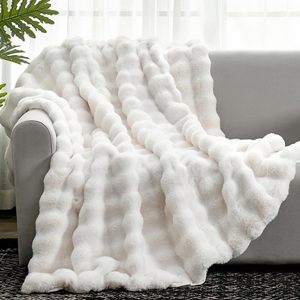 Couverture de luxe double couche en fausse fourrure de lapin, ultra douce, à bulles circulaires, idéale pour les siestes au bureau et comme couvre-canapé - Product Image 2