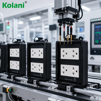 Enchufe de Superficie Industrial Kolani IP44 Resistente a la Intemperie, 4 Tomas Universales de 3 Pines, PVC Ignífugo para Exteriores y Talleres