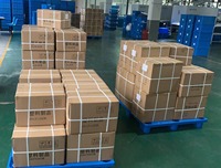 Vente en gros de 8ml diffuseur de désodorisant vide givré noir bouteille de parfum suspendue pour voiture avec bouchon en bois