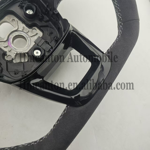 Volante Deportivo con Costuras Blancas de Alcántara para Modelos Audi A3 A4 A4L A5 A7L A8 5 7 B9 A6 R8 - Product Image 5