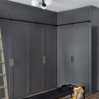 Armoire grise DAIYA de style Shaker avec placards en contreplaqué laqué