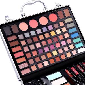 Paletas de Sombras de Ojos de Alta Pigmentación de Marca Privada al por Mayor - Elige tus Propios Colores, Set de Maquillaje con Brocha Cosmética y Brillo Labial - Product Image 4