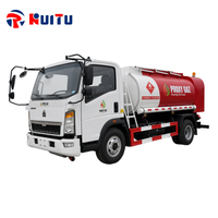 Camion-citerne à carburant H0W0 4X2 4X4 3000L 5000L 8000L personnalisable / Camion-citerne à essence / Camion-citerne à huile avec distributeur de carburant à vendre
