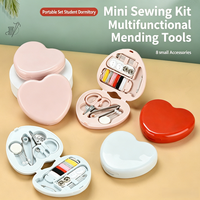 Mini kit de couture portable 100 % polyester teint résistant à l'abrasion – Boîte de voyage avec aiguilles et fils pour la couture de vêtements et la maison