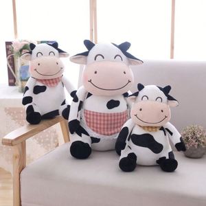 CustomPlushMaker Peluche Vache Assise Mignonne de Dessin Animé avec Tablier, Thème Zodiaque, pour Machine à Pinces, Cadeau d'Anniversaire, Vente en Gros pour Fabricants - Product Image 2