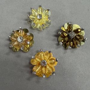 ZSY Hochzeitskleider Aufnähbare Kristall-Pailletten-Perlen Spitzenblume Handgefertigte Strasssteine 3D-Applikation für Abendkleider - Product Image 2