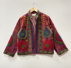 Chaqueta de Terciopelo Blanco Bordada a Mano con Cuello Alto, Manga Larga, Estampado Floral, Cierre de Botones, Ropa Casual Cálida para Invierno - Product Image 1