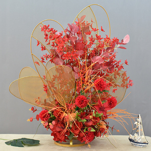 Autres fleurs <span class=keywords><strong>et</strong></span> plantes décoratives <span class=keywords><strong>la</strong></span> <span class=keywords><strong>belle</strong></span> <span class=keywords><strong>et</strong></span> <span class=keywords><strong>la</strong></span> bête Roses artificielles en soie Arche de mariage Toile de fond Décorations de scène - Product Image 4