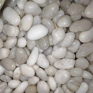 55ポンドパック ホワイトペブル 天然石 中庭舗装 ソフトストーン 家庭用 魚タンク 景観 - Product Image 1