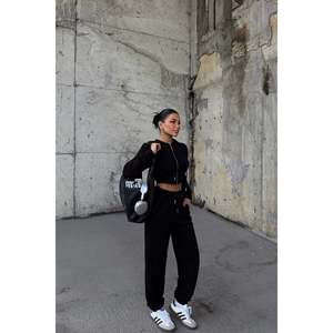 Conjunto Deportivo Olindy Negro con Capucha y Cremallera, Estilo Vintage, Talla XXL, Transpirable, Diseño Estampado Personalizable, Talla Grande, Invierno, con Logo - Product Image 2