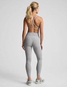 Leggings reciclados con lazo frontal, longitud midi, 87% poliéster, 13% elastano, conjunto de pantalones de yoga con top corto tipo bra, ropa deportiva. - Product Image 4