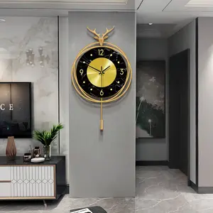 Horloge de luxe légère européenne Horloge murale créative tête de cerf de salon pour la décoration de la maison