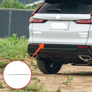 La cromatura automobilistica in acciaio inossidabile è adatta per le strisce di rivestimento del portellone posteriore del tronco 2023 <span class=keywords><strong>CRV</strong></span> <span class=keywords><strong>Honda</strong></span> - Product Image 2
