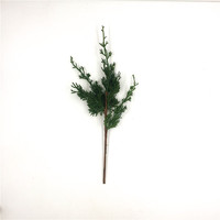 Feuilles d'evergreen, fausse plante, arbre de pin, tige de plante de genièvre