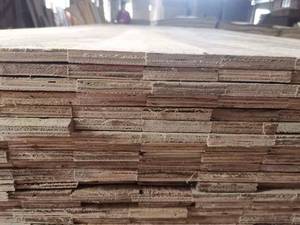 ألواح خشب رقائقي مغطاة بطبقة فيلم من شركة Arser Wood YAFEI-PLEX، مصنوعة من الخشب المعاد تدويره بتقنية الوصلات الإصبعية - Product Image 3